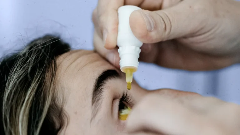 What complications of dry eye can occur if it is not treated timely?