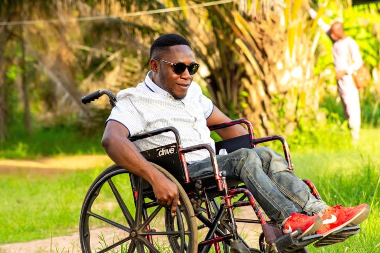 How to find the best place for paralysis treatment in Jaipur?